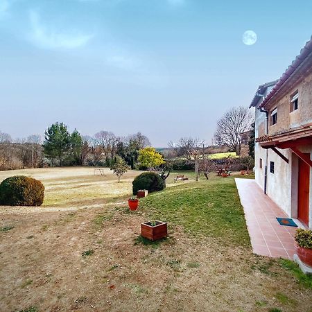 Cal Xaiet Pension Llampaies Buitenkant foto