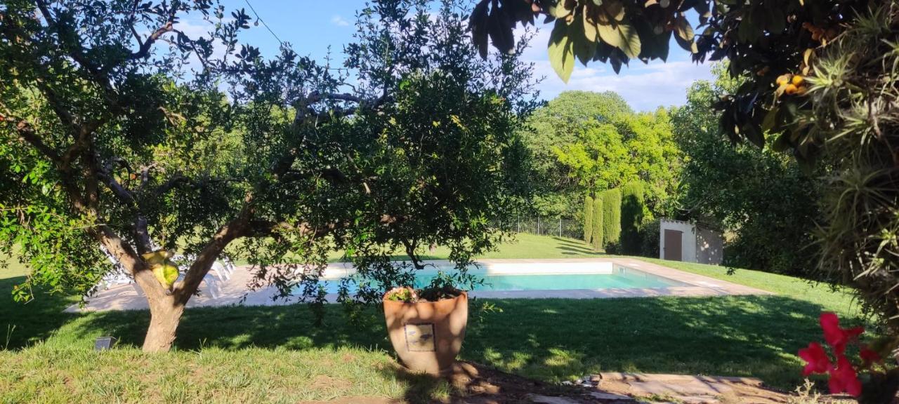 Cal Xaiet Pension Llampaies Buitenkant foto