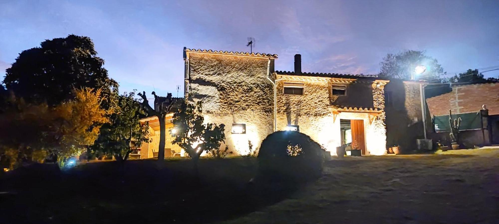 Cal Xaiet Pension Llampaies Buitenkant foto