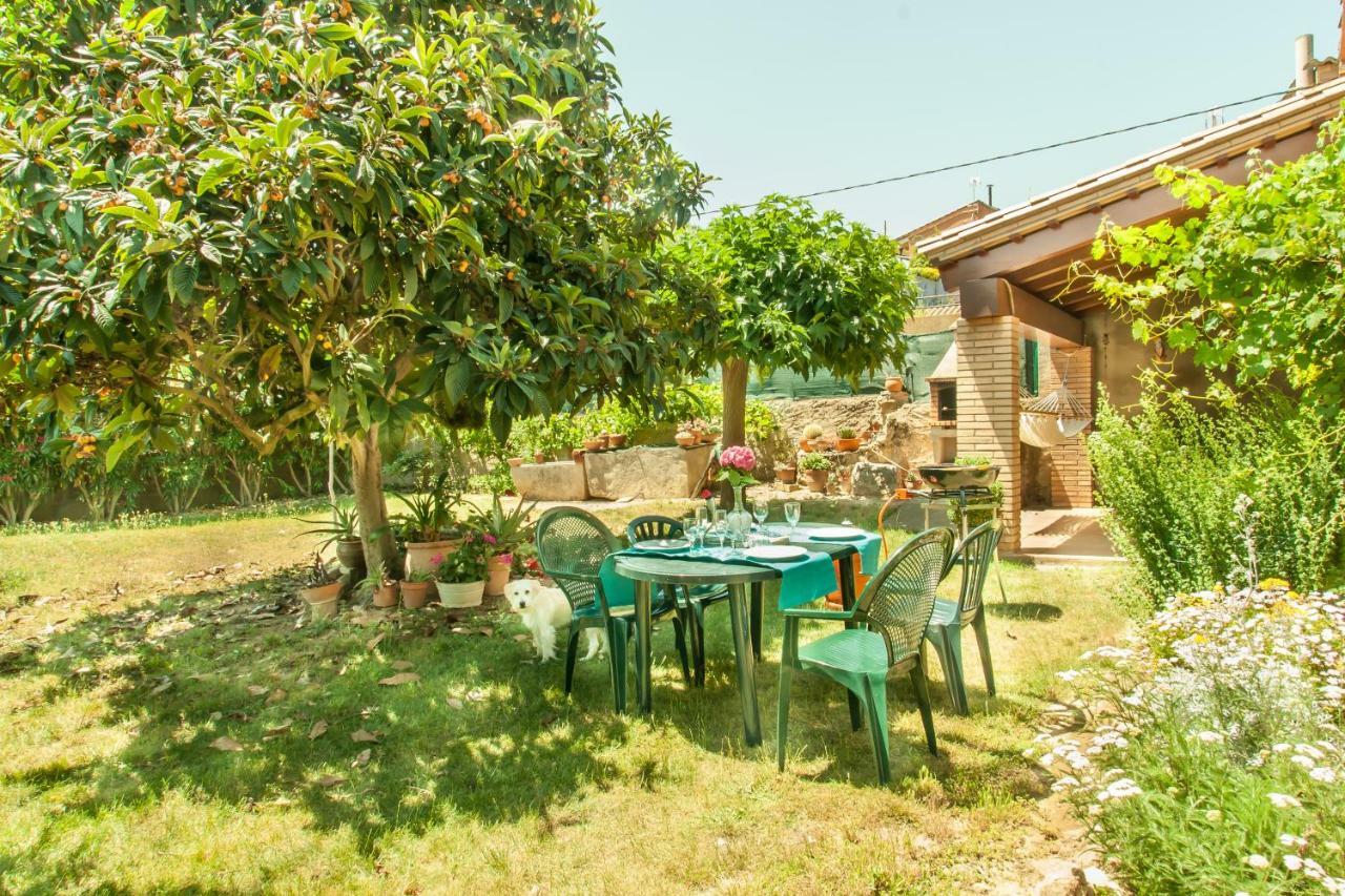 Cal Xaiet Pension Llampaies Buitenkant foto