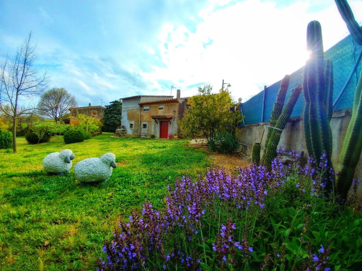 Cal Xaiet Pension Llampaies Buitenkant foto